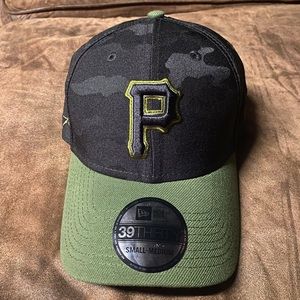 Pittsburgh Pirates Black Camo New Era 39Thirty Hat S/M